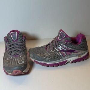 Brooks Women's Ariel 14 Athletic Comfort Shoes Grey Purple Size 9